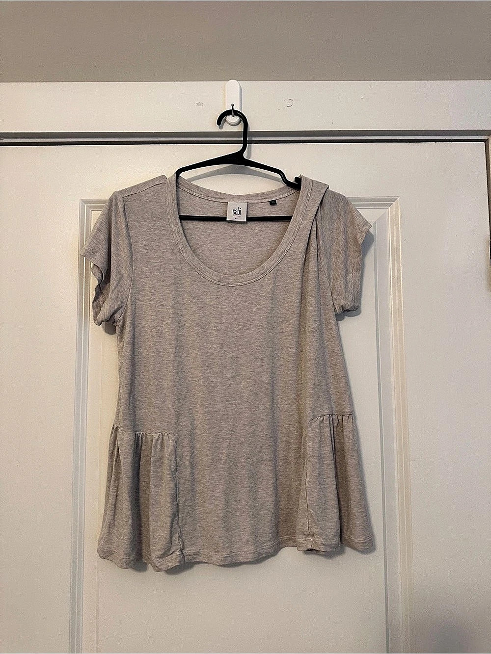 cabi Short Sleeve Peplum Top in Gray Size XS Like New